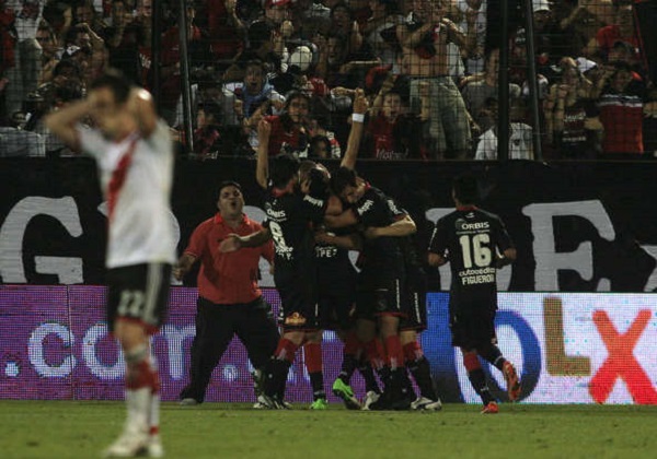 newells-victor-lopez-dolor-river_oleima20131014_0001_8.jpg