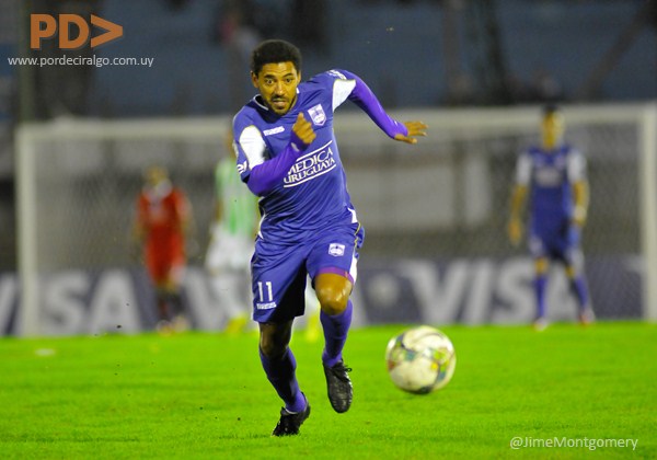 nicolas-olivera-defensor.jpg