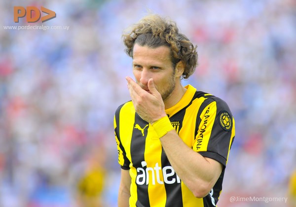 forlan-penarol.jpg