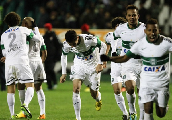 coritiba-jogadores-comemoram640x480-foto-arena.jpg.jpg