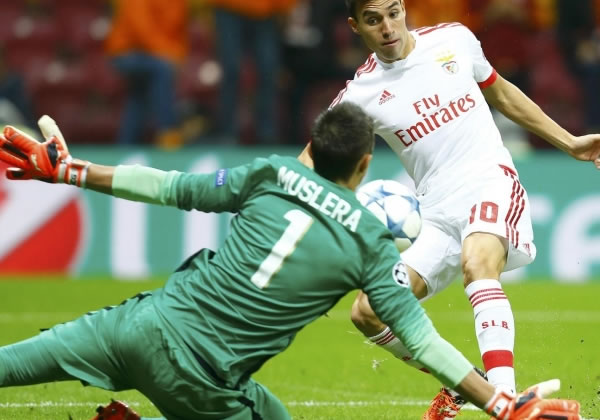 muslera.jpg
