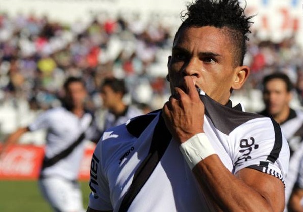 alvez.jpg