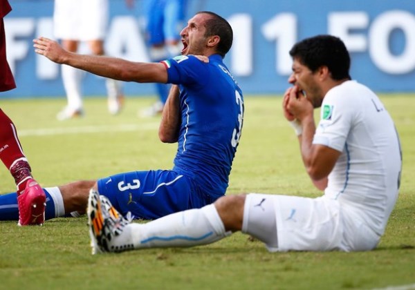 chiellini-suarez-reu.jpg